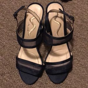 Nina/ navy blue dress shoes size 8M